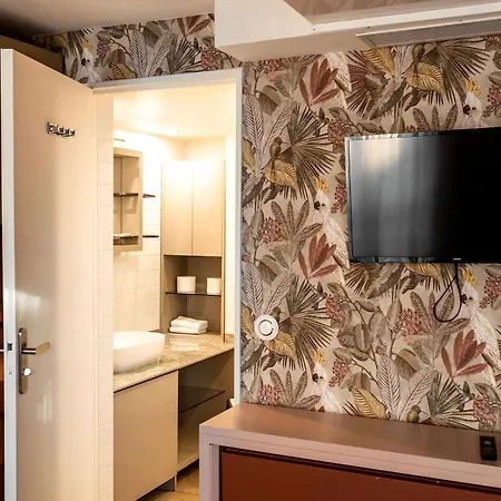 Multiresidence L'elysee Lägenhetshotell 4*