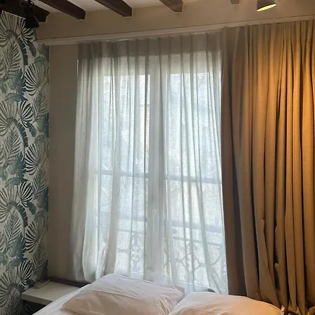 巴黎爱丽舍公寓式酒店 公寓式酒店 *